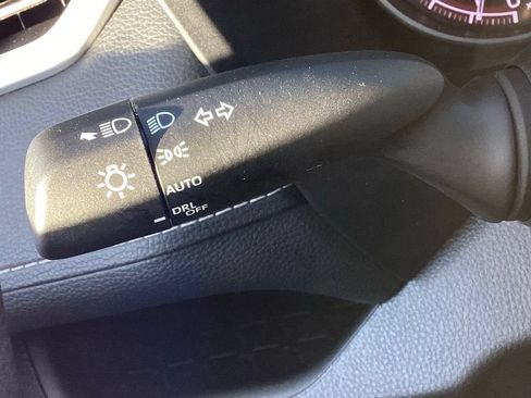 Used 2025 Toyota RAV4 XLE AWD/4WD image 23