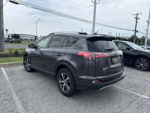 Used 2018 Toyota RAV4 XLE AWD/4WD image 7