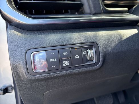 New 2026 GMC Terrain AT4 w/ Technology Package II AWD/4WD image 19