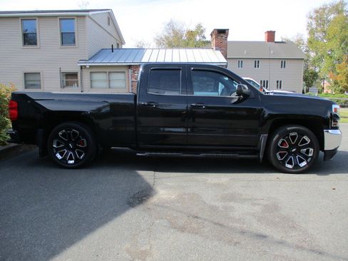 Used 2017 Chevrolet Silverado 1500 LT w/ All Star Edition image 7