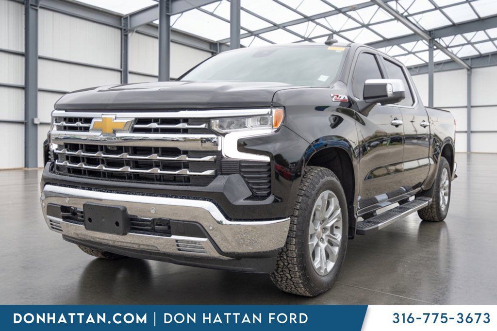 Used 2025 Chevrolet Silverado 1500 LTZ AWD/4WD image 1