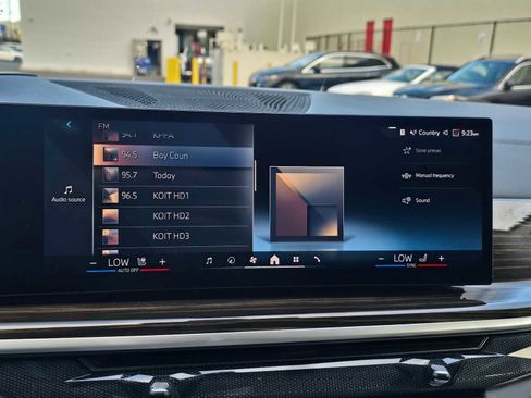 Used 2024 BMW X7 xDrive40i image 33