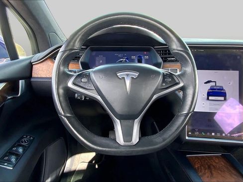 Used 2018 Tesla Model X 75D AWD/4WD image 5