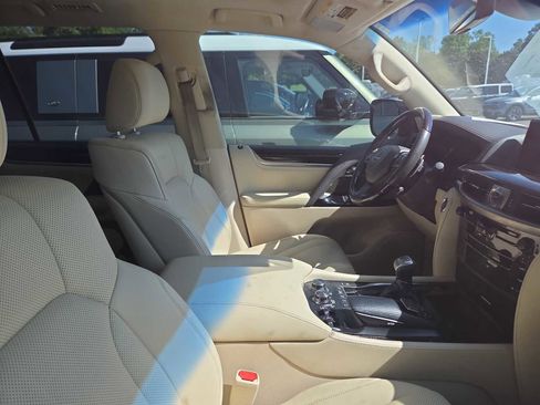Used 2018 Lexus LX 570 4WD image 7