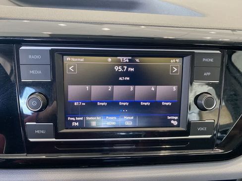 Used 2022 Volkswagen Taos S AWD/4WD image 19