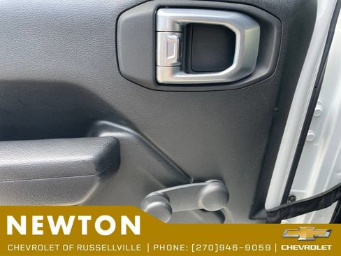 Used 2022 Jeep Wrangler Unlimited Sport AWD/4WD image 36