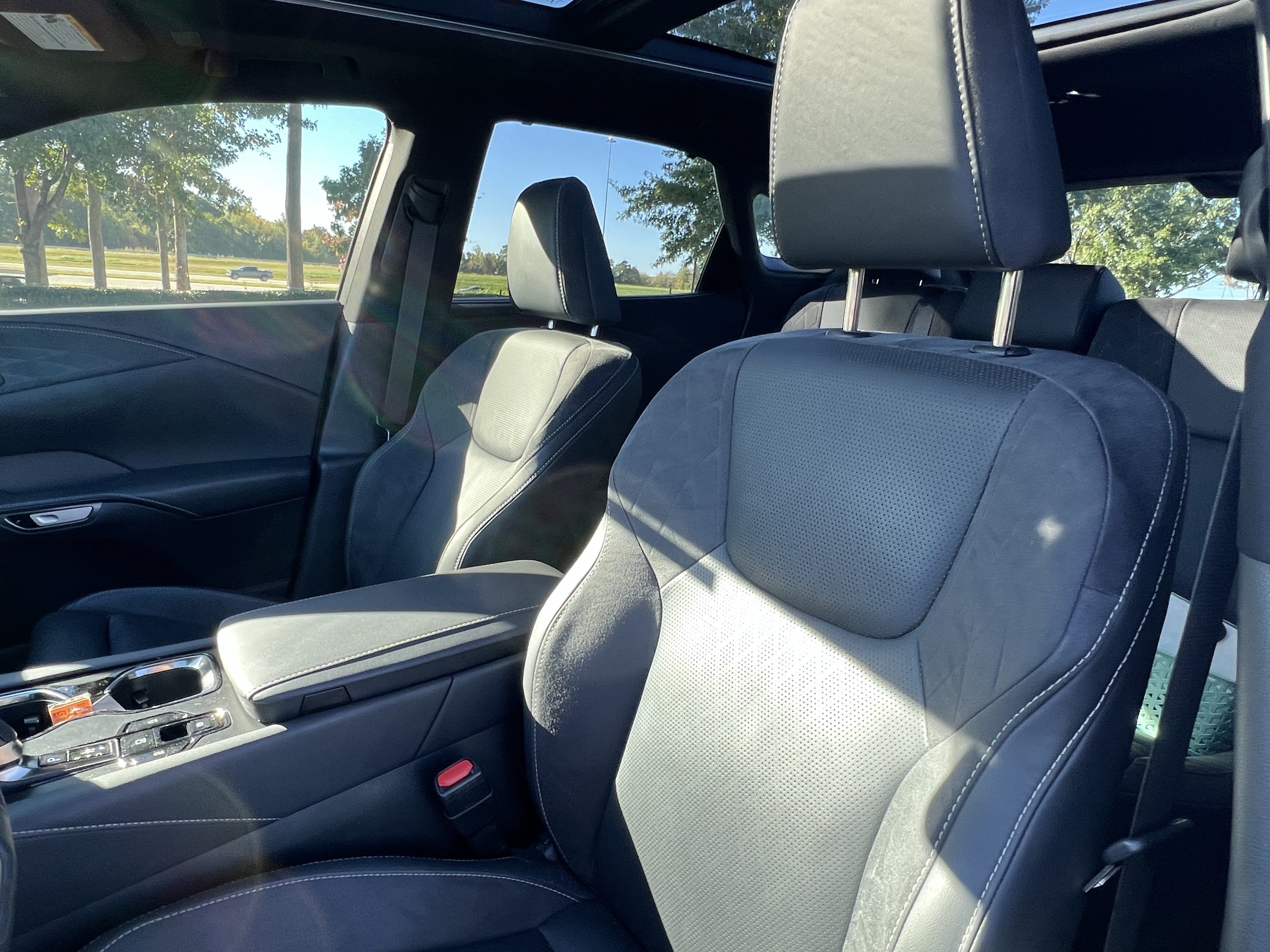 Used 2023 Lexus RX 350 FWD w/ Accessory Package image 16