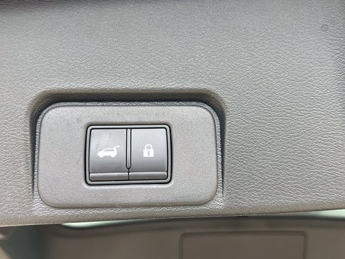 Used 2022 Nissan Rogue Platinum w/ Head-Up Display Package image 7