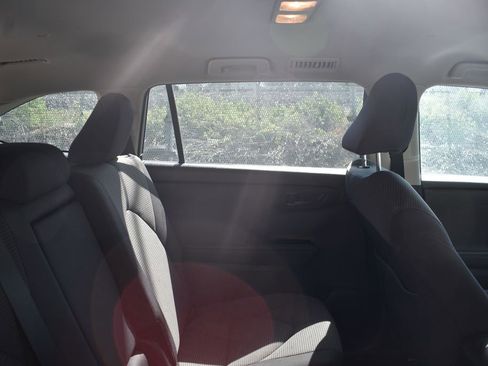 Used 2025 Toyota Highlander LE FWD image 25