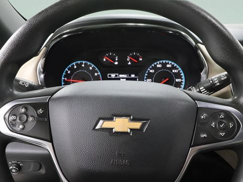 Used 2023 Chevrolet Traverse LS FWD image 12