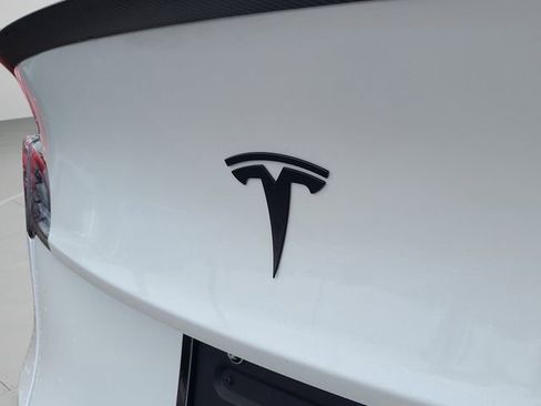 Used 2020 Tesla Model Y Long Range image 5