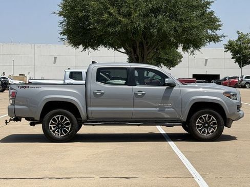 Used 2021 Toyota Tacoma TRD Sport w/ Technology Package RWD image 3