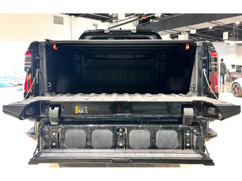 Used 2025 GMC Sierra EV Denali image 14