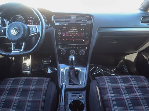 Used 2018 Volkswagen GTI SE FWD image 25