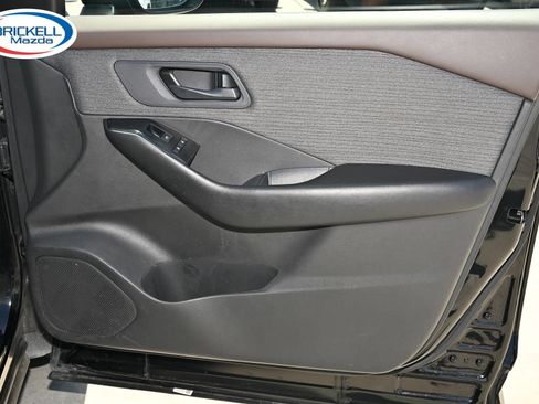 Used 2023 Nissan Rogue S FWD image 17