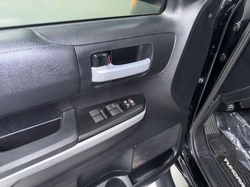 Used 2020 Toyota Tundra SR5 w/ SR5 Leather Package image 9