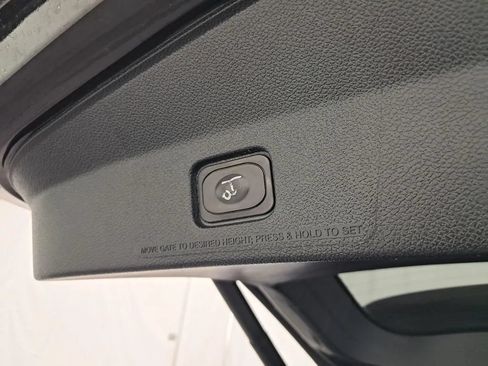 Used 2019 Ford Explorer XLT w/ Equipment Group 201A AWD/4WD image 29