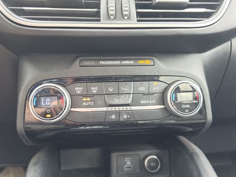 Used 2021 Ford Escape SE w/ SE Sport Appearance Package AWD/4WD image 25