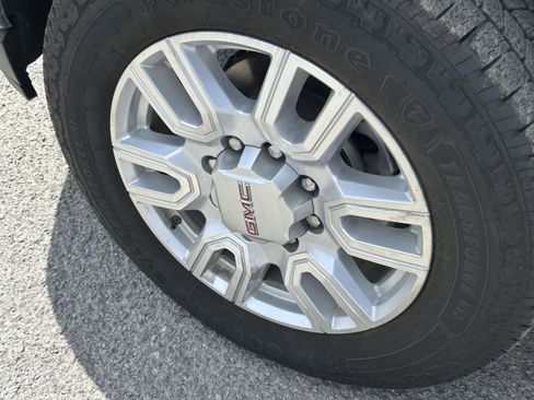 Used 2021 GMC Sierra 2500 SLT w/ SLT Premium Package image 9