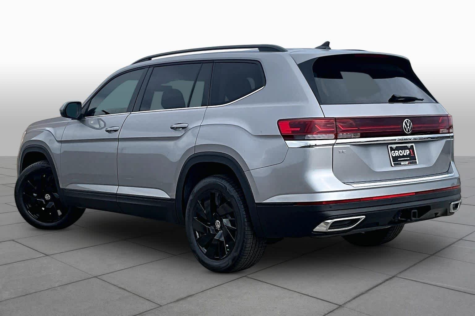 New 2026 Volkswagen Atlas SE FWD image 12