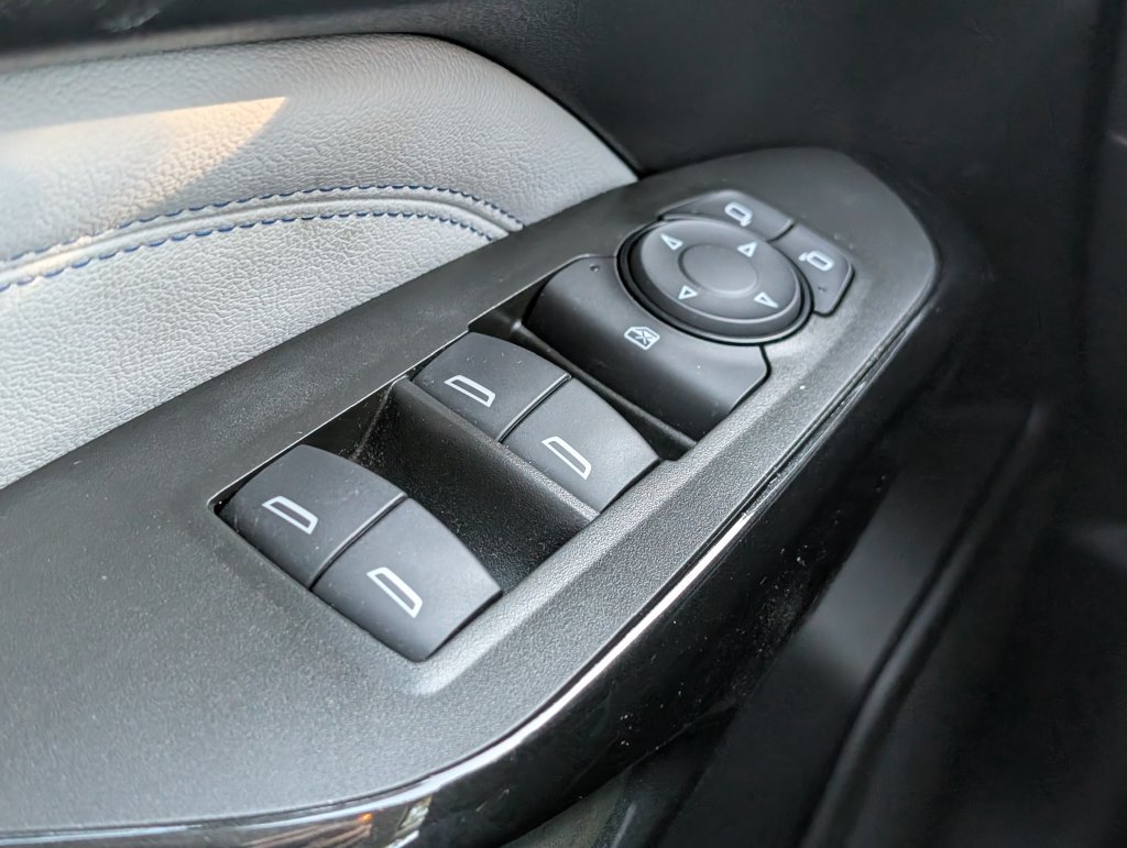 Used 2024 Chevrolet Trax LT w/ Driver Confidence Package FWD image 29