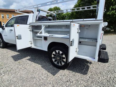 Used 2024 Chevrolet Silverado 2500 Custom w/ Custom Convenience Package AWD/4WD image 32