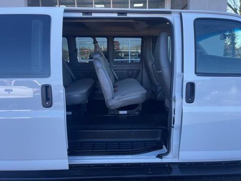 Used 2022 Chevrolet Express 3500 LS image 34