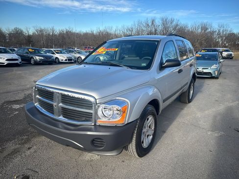 Used 2006 Dodge Durango SXT image 2