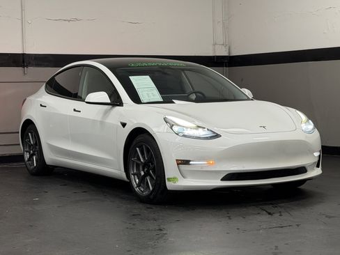 Used 2022 Tesla Model 3 Long Range image 2
