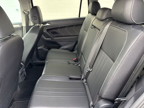 Used 2023 Volkswagen Tiguan SE image 14