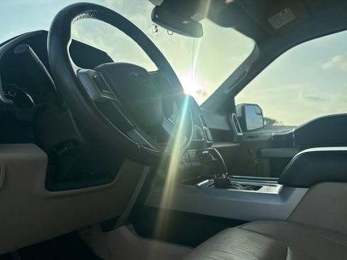 Used 2019 Ford F150 Lariat RWD image 33