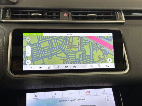 Used 2020 Land Rover Range Rover Velar S image 28
