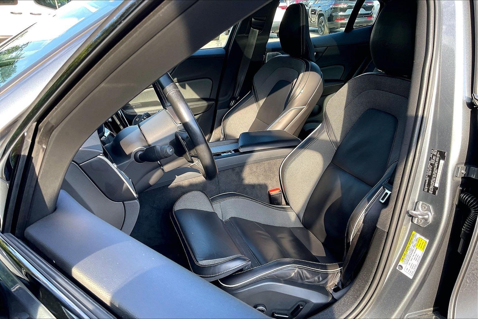 Used 2019 Volvo S60 T6 R-Design AWD/4WD image 25