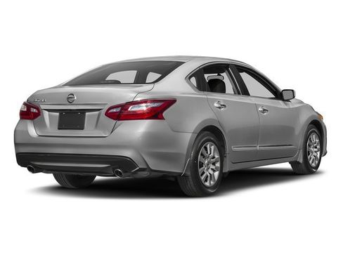 Used 2017 Nissan Altima 2.5 S FWD image 2
