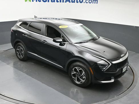 Used 2025 Kia Sportage LX AWD/4WD image 3