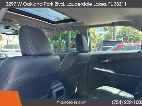 Used 2012 Toyota Camry SE w/ Leather Pkg FWD image 28