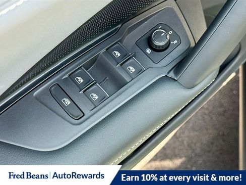 New 2025 Volkswagen Tiguan SE AWD/4WD image 15