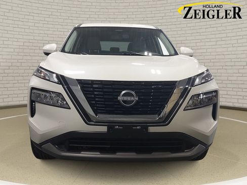 Certified 2023 Nissan Rogue SV AWD/4WD image 2
