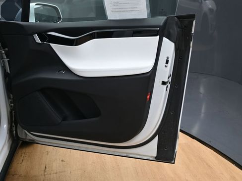 Used 2019 Tesla Model X Long Range image 23
