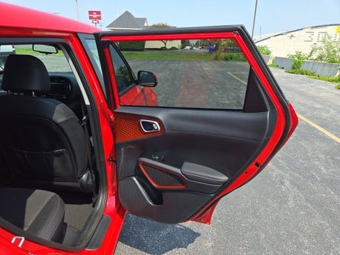 Used 2022 Kia Soul Turbo image 10