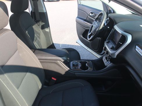 Used 2021 GMC Acadia SLE w/ Driver Convenience Package FWD image 33