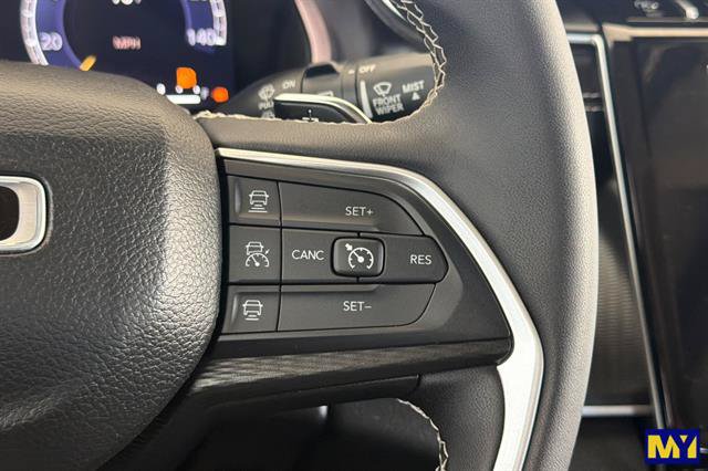 Used 2024 Jeep Grand Cherokee Laredo X RWD image 30