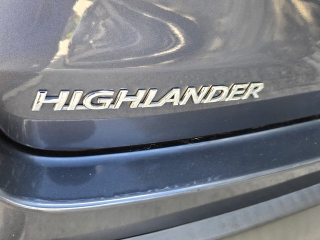 Used 2018 Toyota Highlander XLE FWD image 9