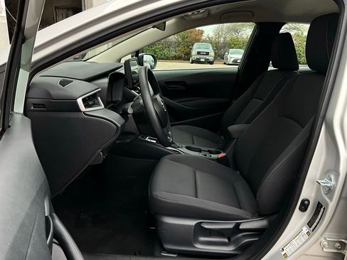 Used 2025 Toyota Corolla LE image 10