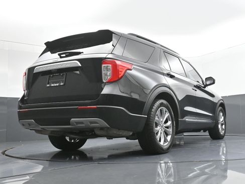 Used 2021 Ford Explorer XLT w/ Equipment Group 202A RWD image 32