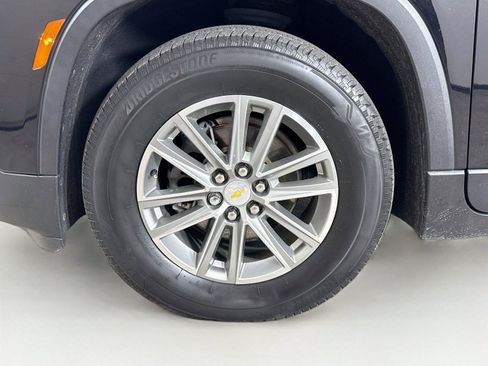 Used 2023 Chevrolet Traverse LT FWD image 14