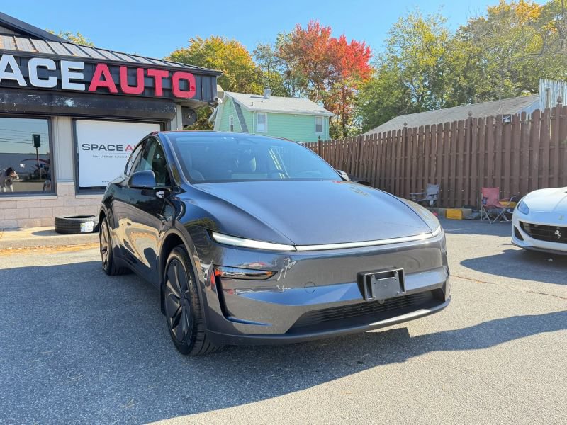 Used 2026 Tesla Model Y AWD image 4