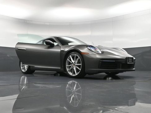 Certified 2022 Porsche 911 Carrera RWD image 34