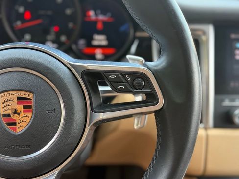 Used 2018 Porsche Macan image 46