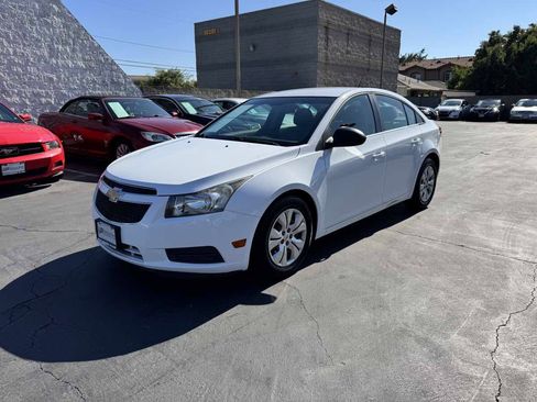 Used 2012 Chevrolet Cruze LS w/ Connectivity Package FWD image 13